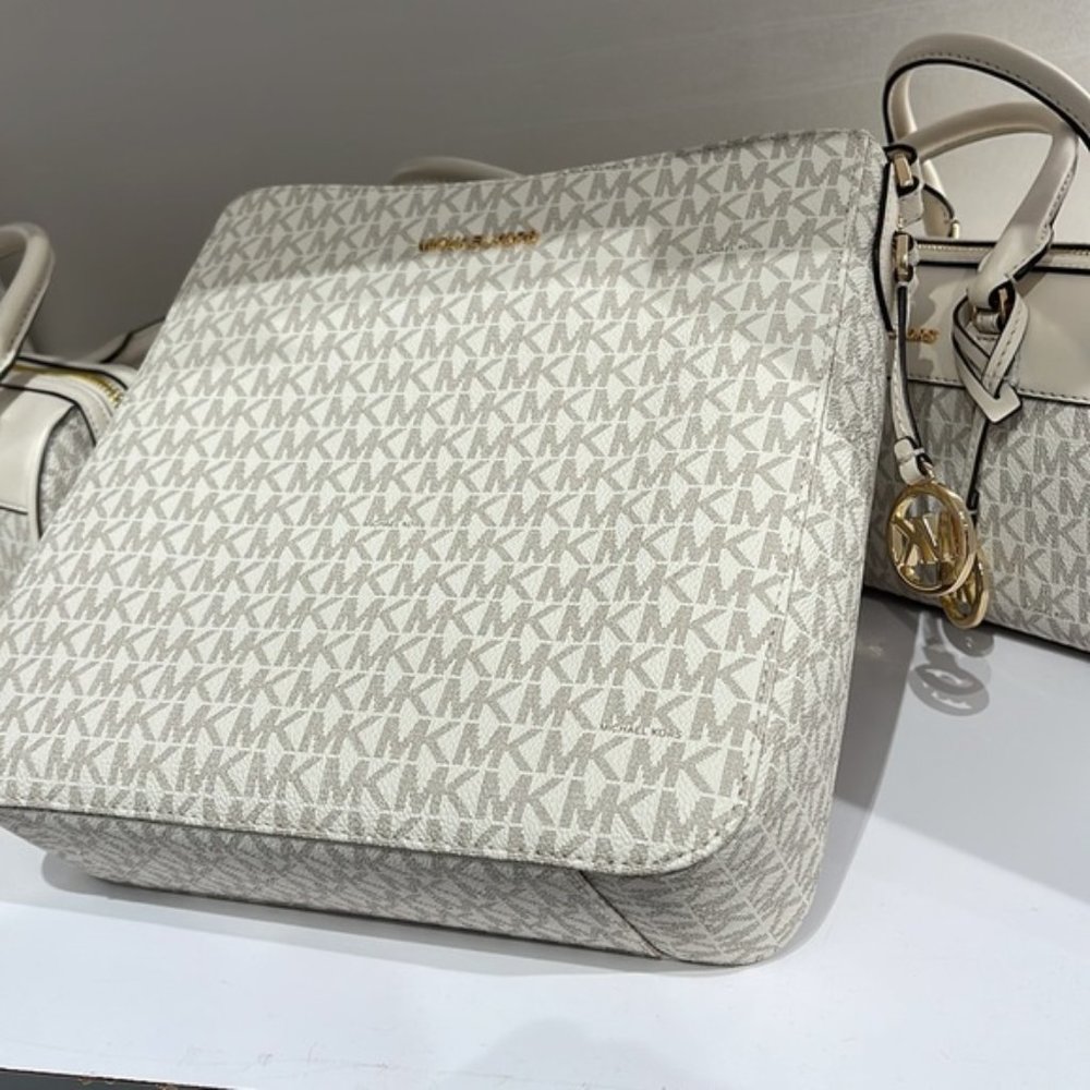 Michael Kors Jet Set Travel Large Messenger Crossbody Bag Light Cream Mu… - Picture 12 of 16